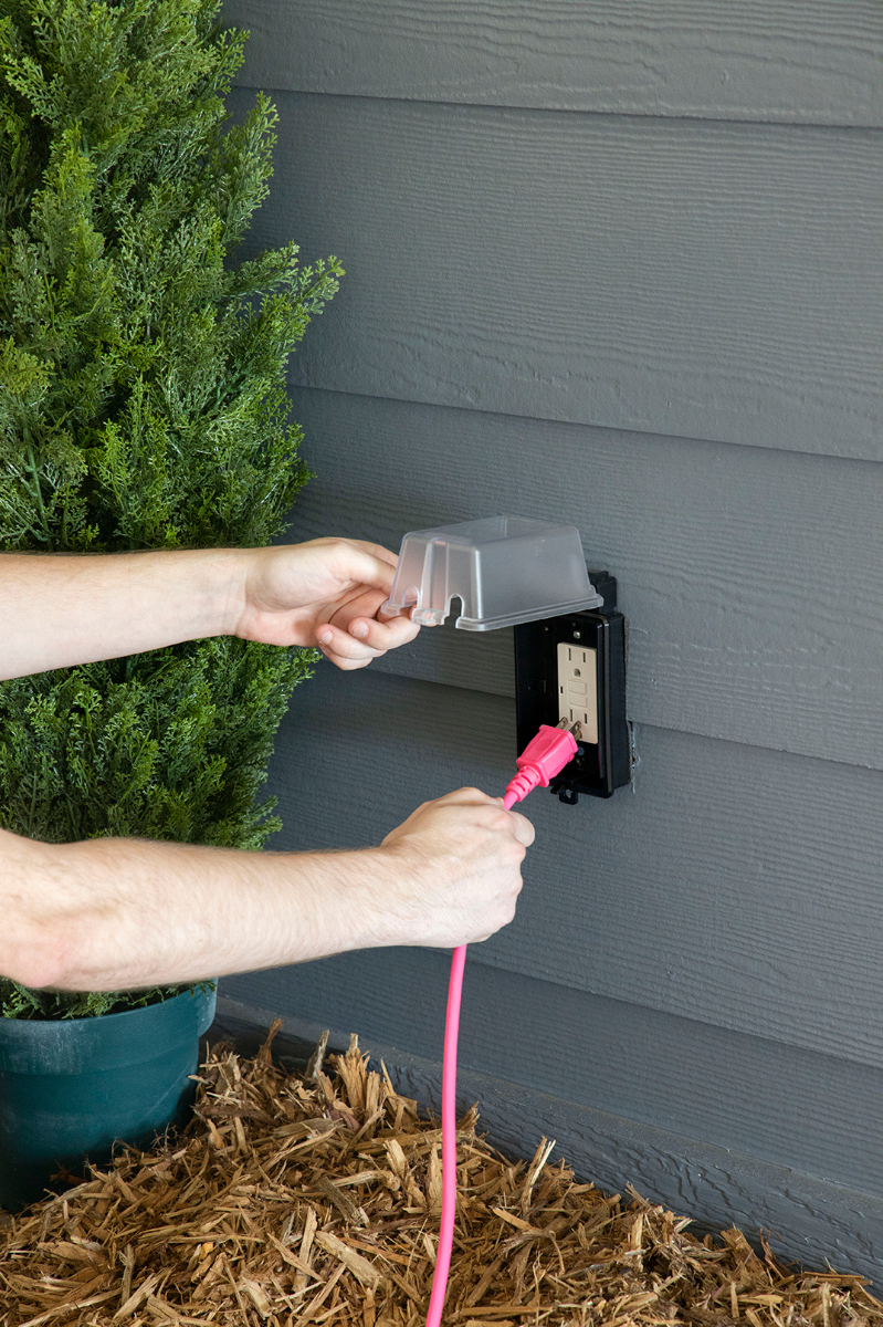 UltraPro 3-Outlet 50ft. Heavy Duty Indoor/Outdoor Extension Cord, Pink