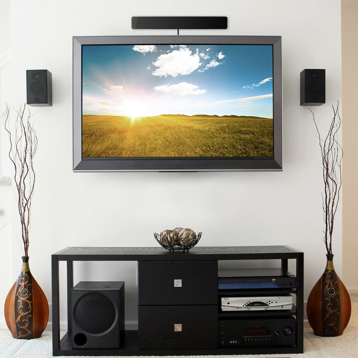 UltraPro Slim-Profile Amplified Antenna Bar