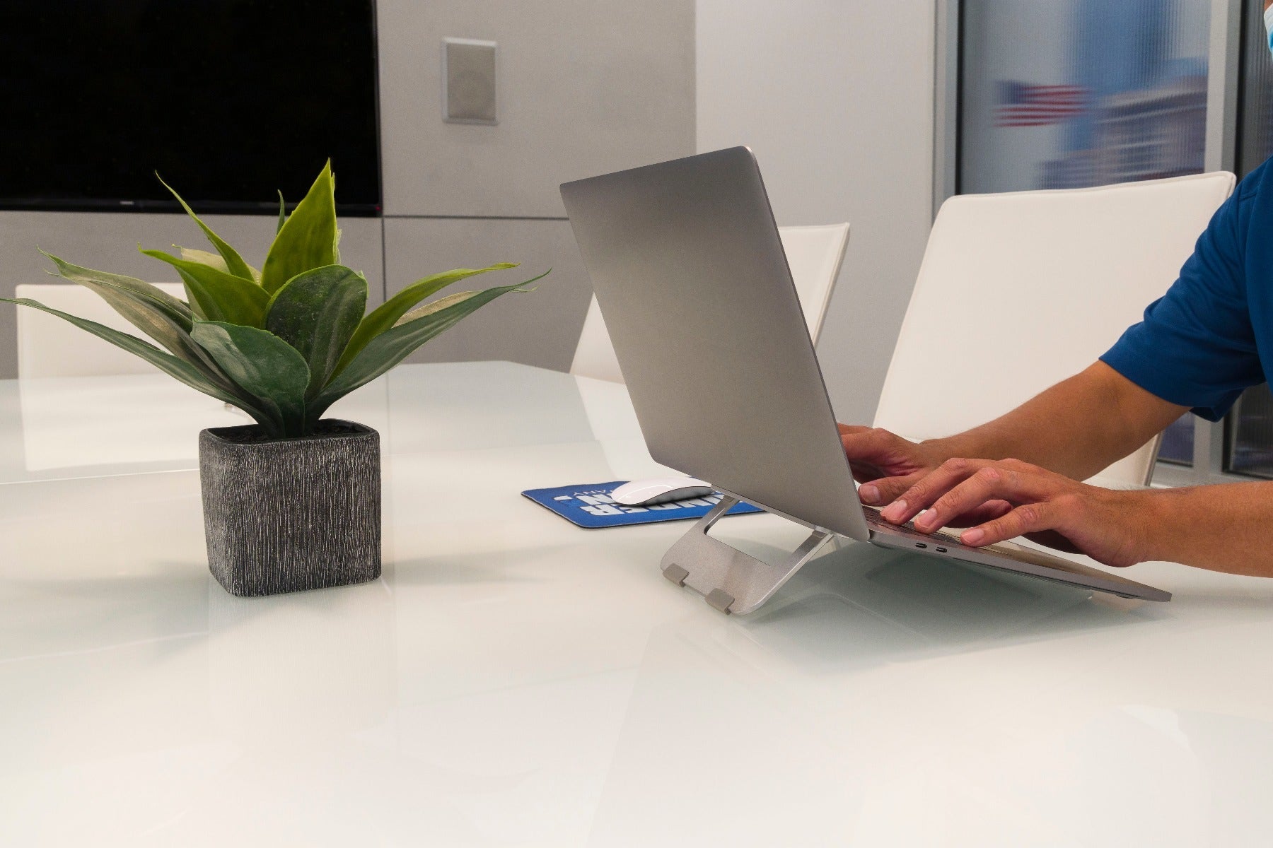 Philips Ultra-Thin Laptop Stand, Metal