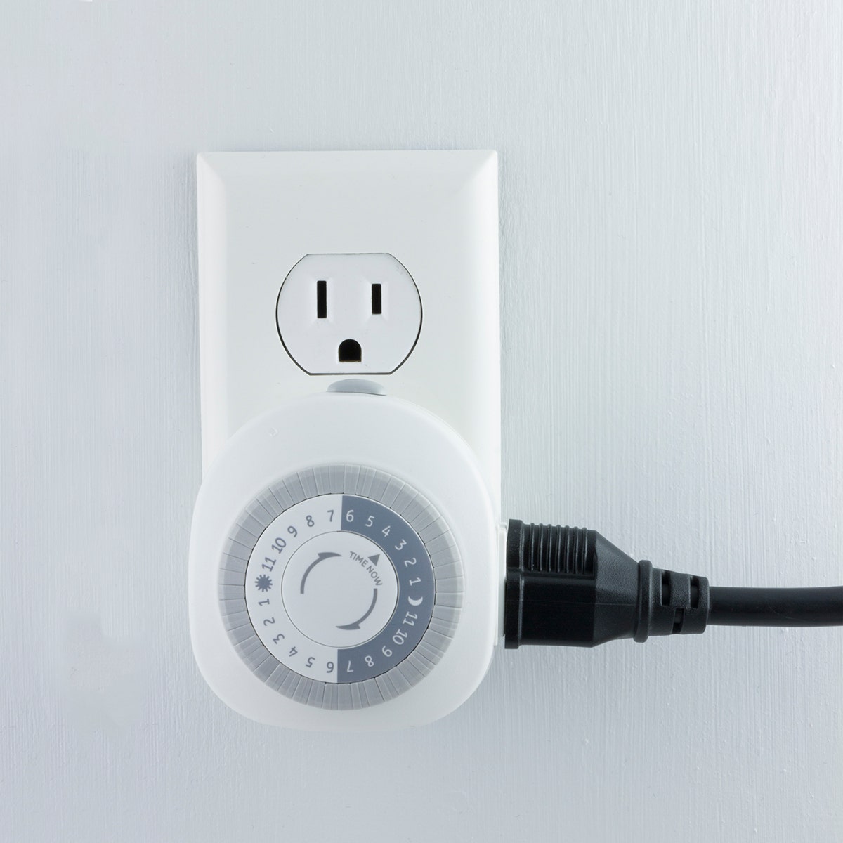 GE Indoor Plug-In 24-Hour Heavy Duty Mechanical Timer, White