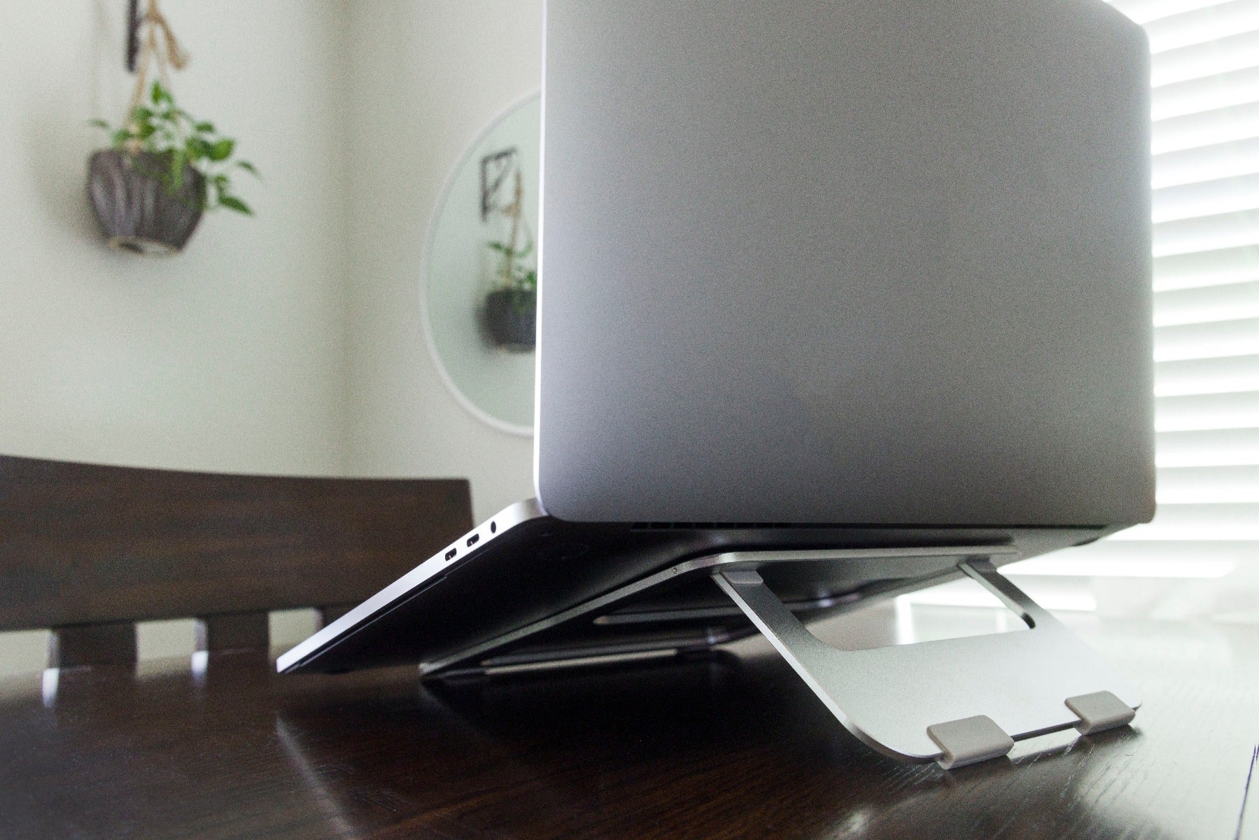 Philips Ultra-Thin Laptop Stand, Metal