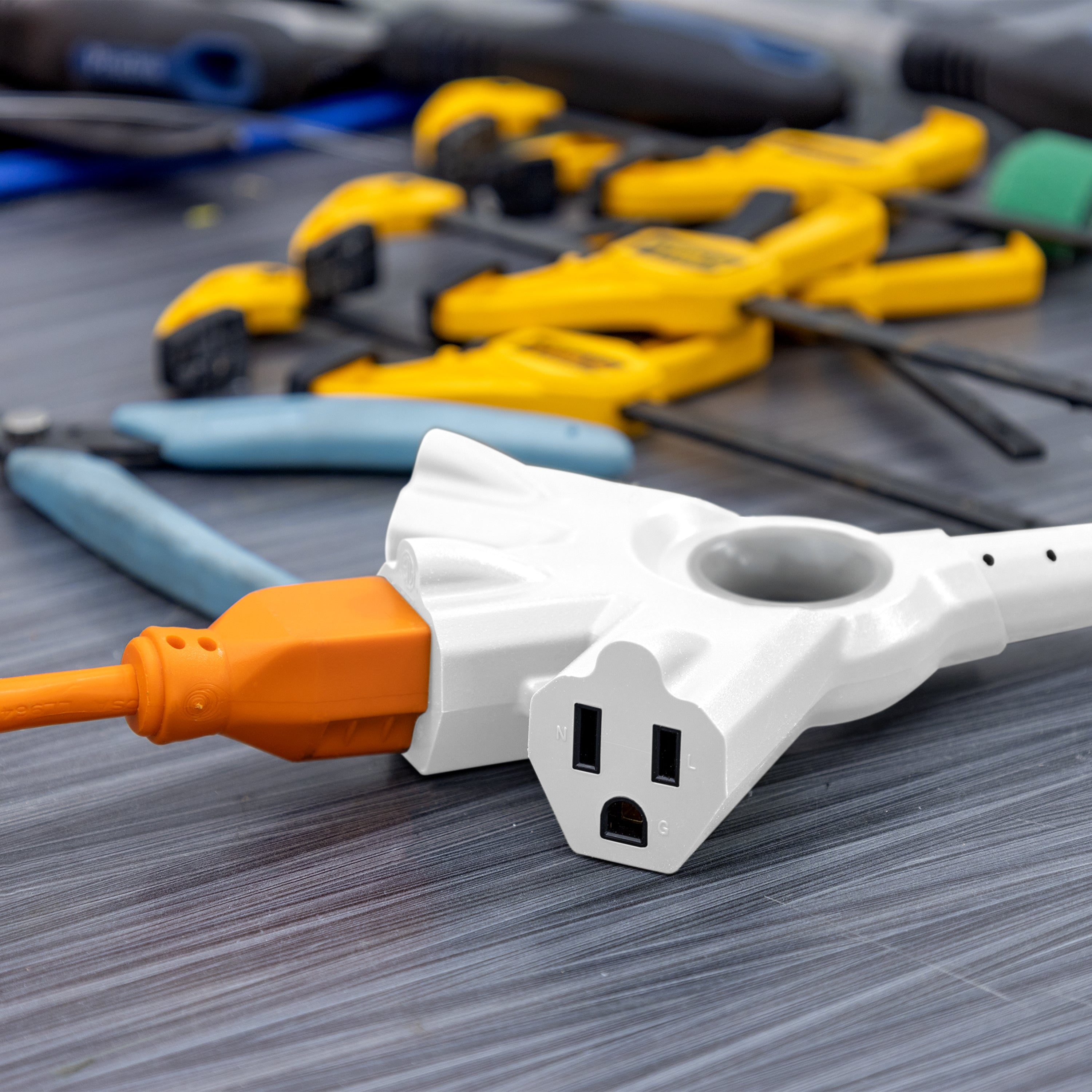 Philips EZGrip 3-Outlet Grounded Extension Cord, Indoor/Outdoor, 16 Gauge, 15ft., White