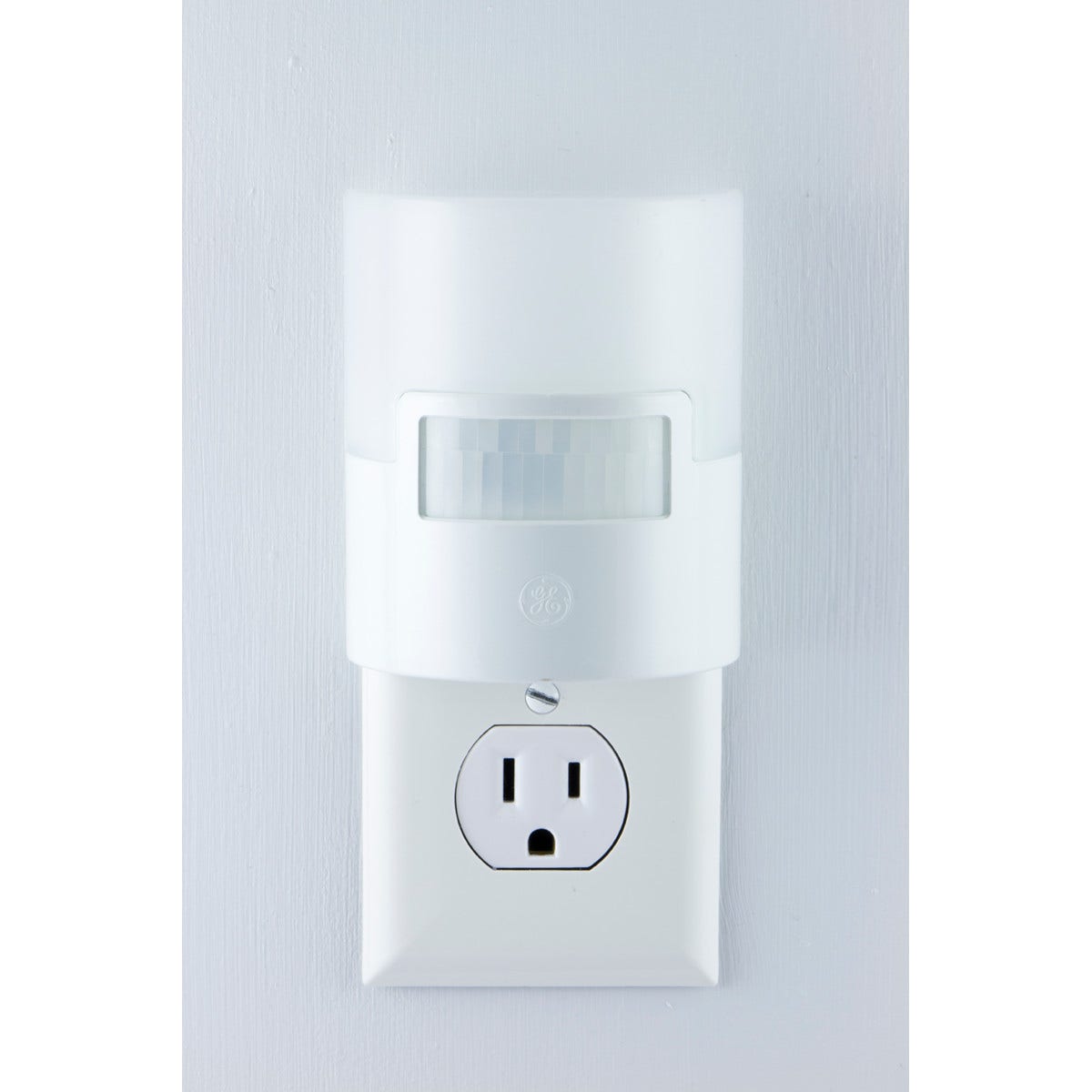 GE Enbrighten UltraBrite Motion Activated LED Night Light, White