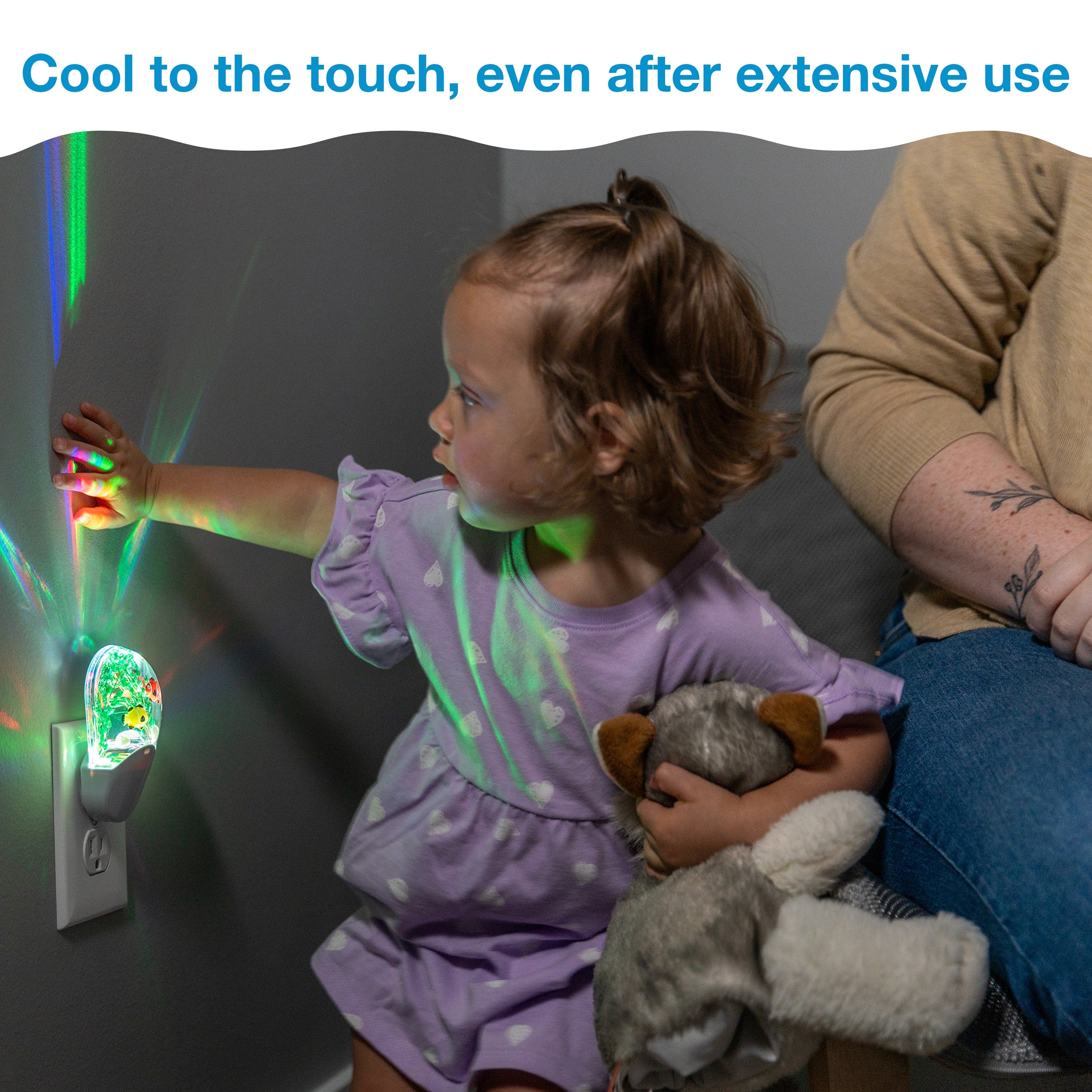 Jasco Aqualites Tropical Fish Light Sensing Plug-In Color-Changing LED Night Light, White