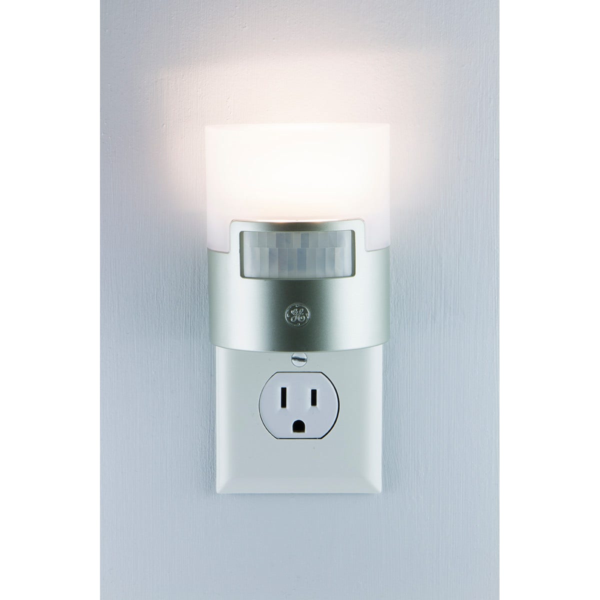 GE UltraBrite Motion Activated LED Night Light, Silver