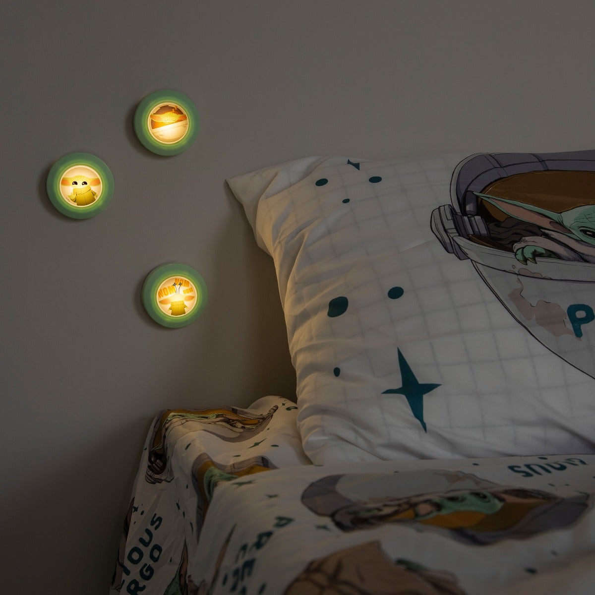 Star Wars The Mandalorian The Child Battery Operated LED Puck Light, 3 Pack, Green