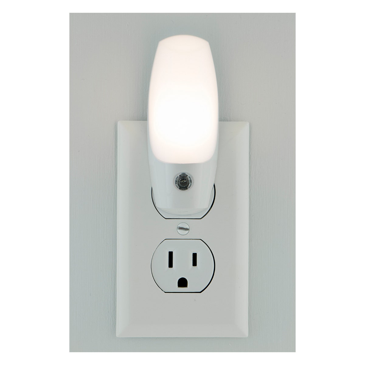Energizer Plug-In Light Sensing LED Night Light, White