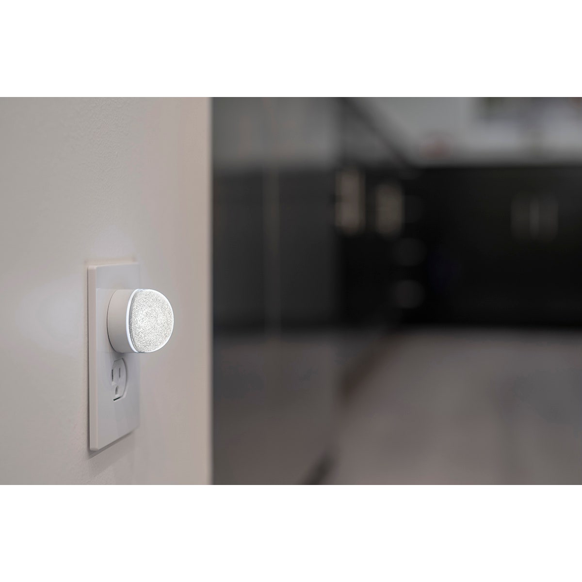 GE Shimmer Light Sensing LED Night Light, White