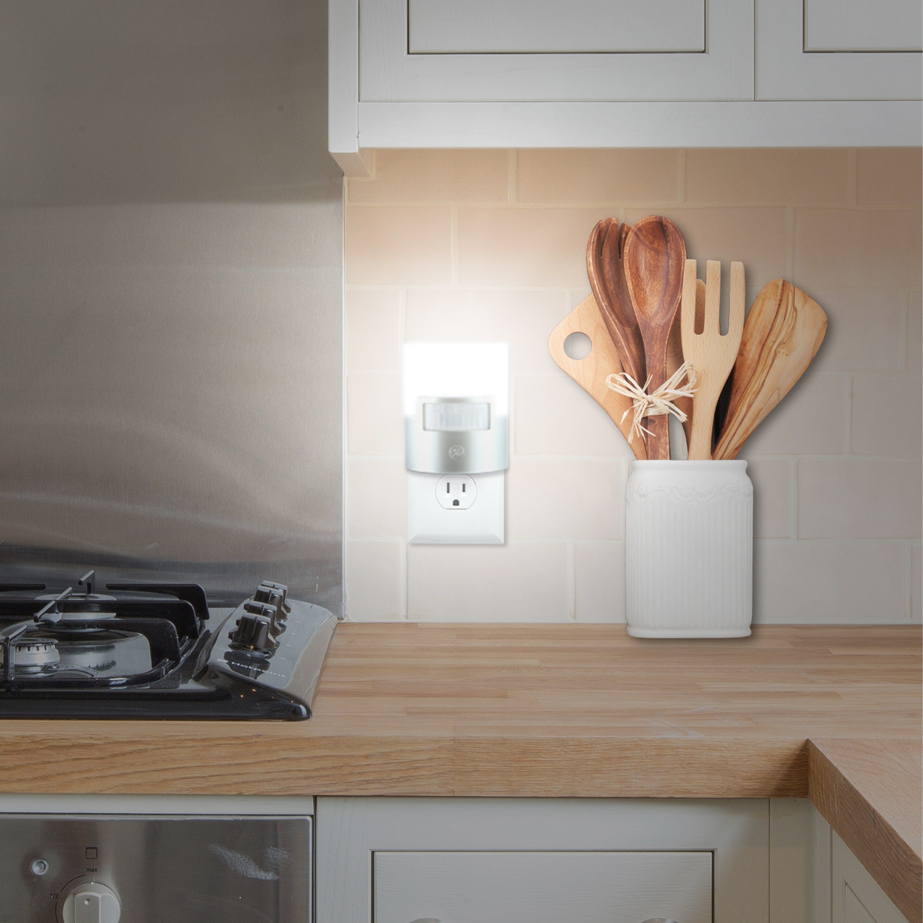 GE UltraBrite Motion Activated LED Night Light, Silver