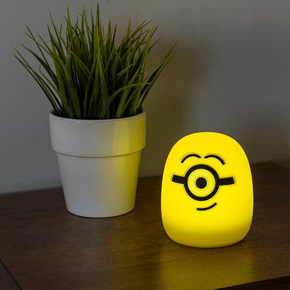 Universal Minions Color Changing LED Night Light, Yellow