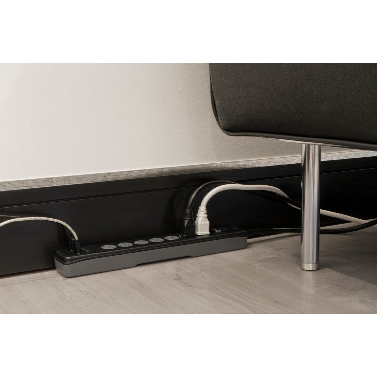 GE 7-Outlet 2-USB 3ft. Surge Protector, Black