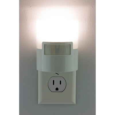 GE Enbrighten UltraBrite Motion Activated LED Night Light, White