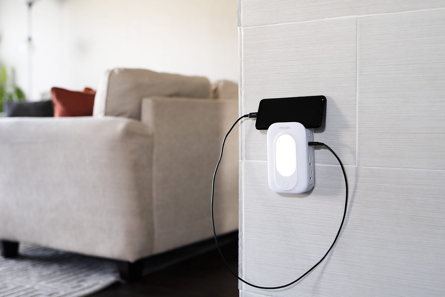Philips 4-Outlet 2-USB Wall Tap with Surge Protection and Light Sensing Night Light, White